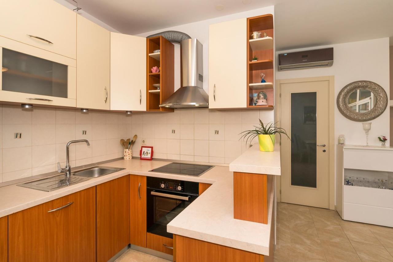 Luxury 1 Bedroom App Center&Balcony Free Parking Split Exterior foto